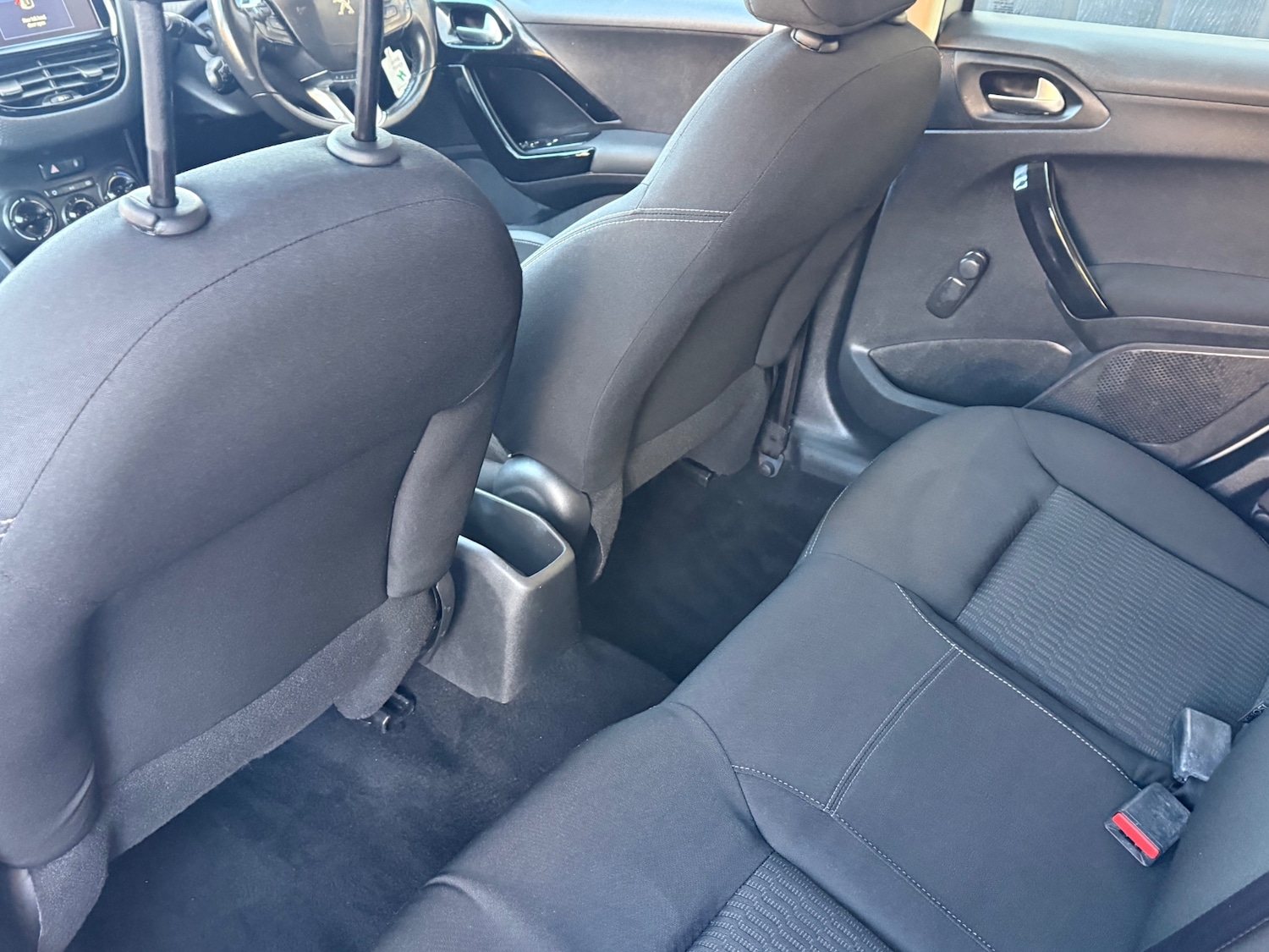 Used Peugeot 208 2016 for sale - 76693698: Photo 32