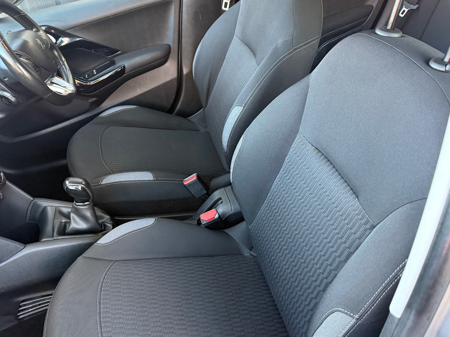 Used Peugeot 208 2016 for sale - 76693698: Photo 7