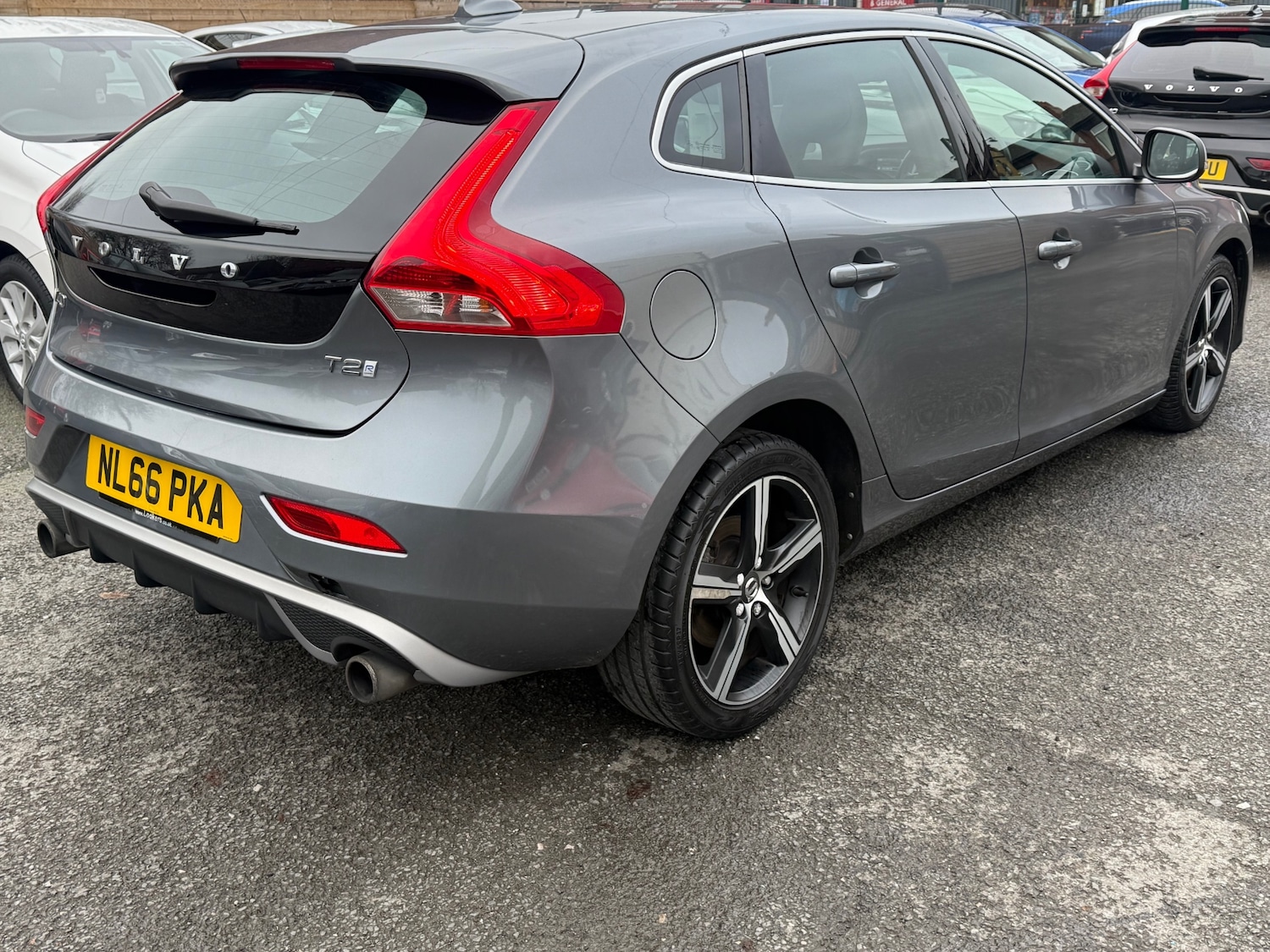 Used Volvo V40 2016 for sale - 77039175: Photo 11