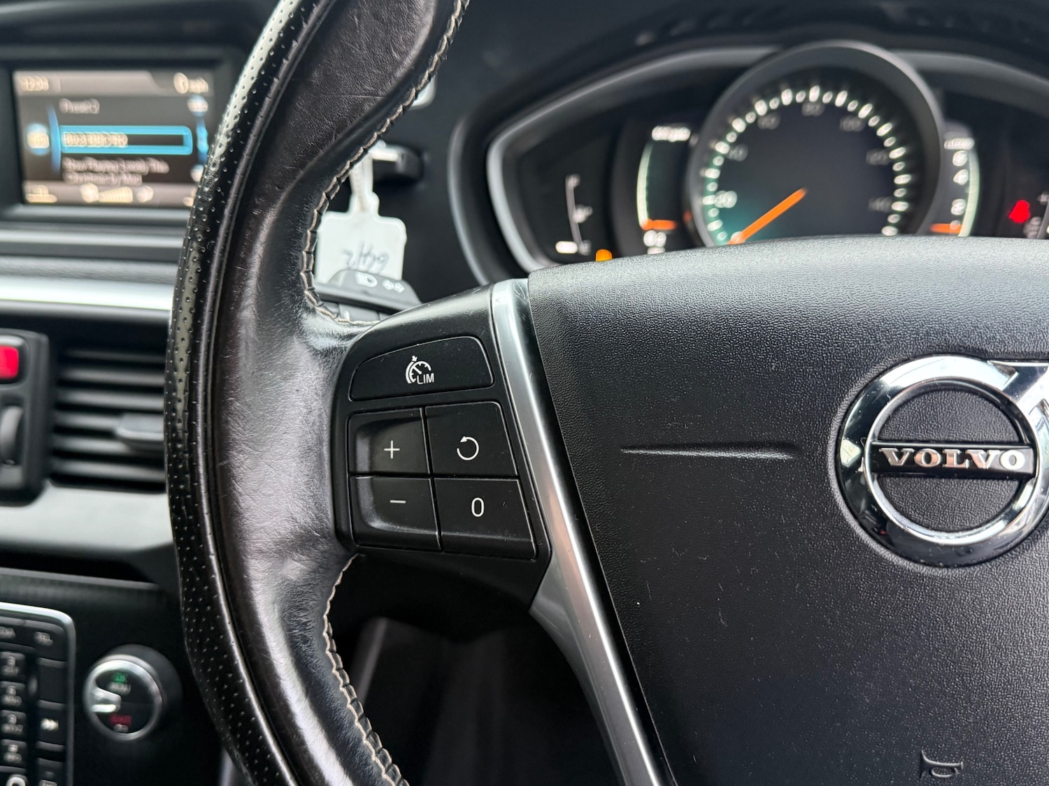 Used Volvo V40 2016 for sale - 77039175: Photo 17