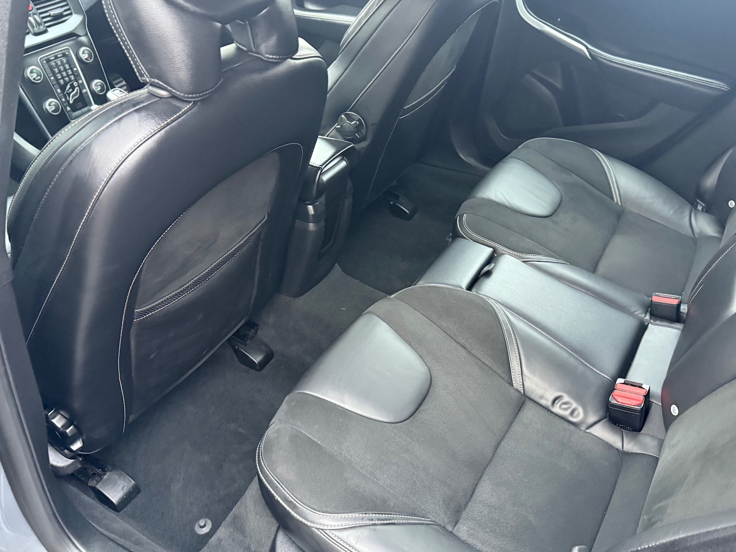 Used Volvo V40 2016 for sale - 77039175: Photo 31