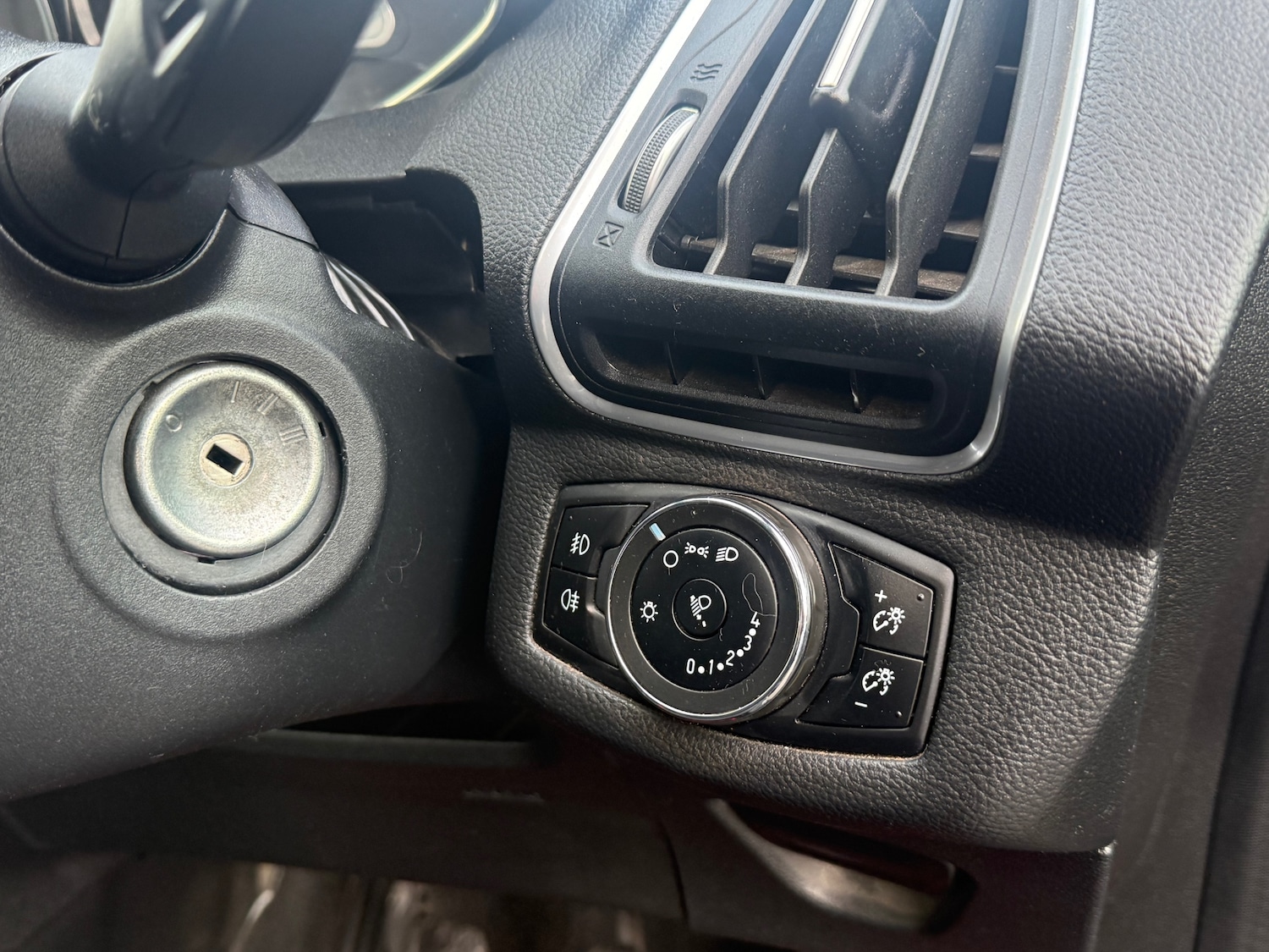 Used Ford B-MAX 2015 for sale - 77312905: Photo 19