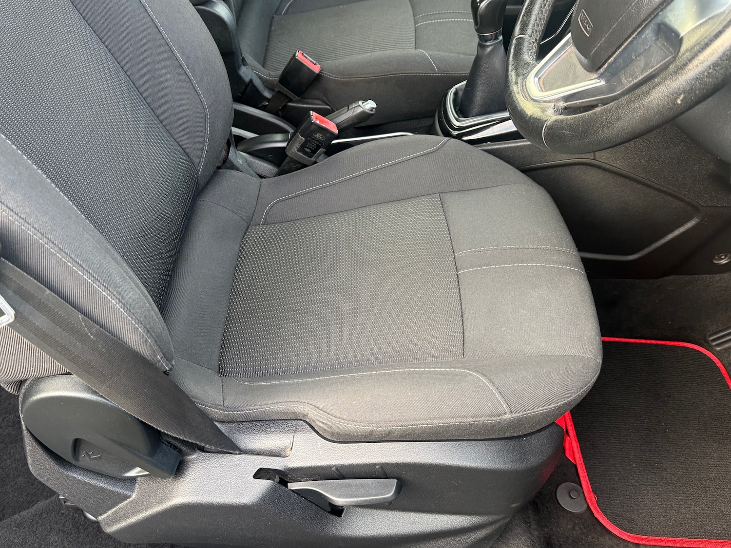 Used Ford B-MAX 2015 for sale - 77312905: Photo 24