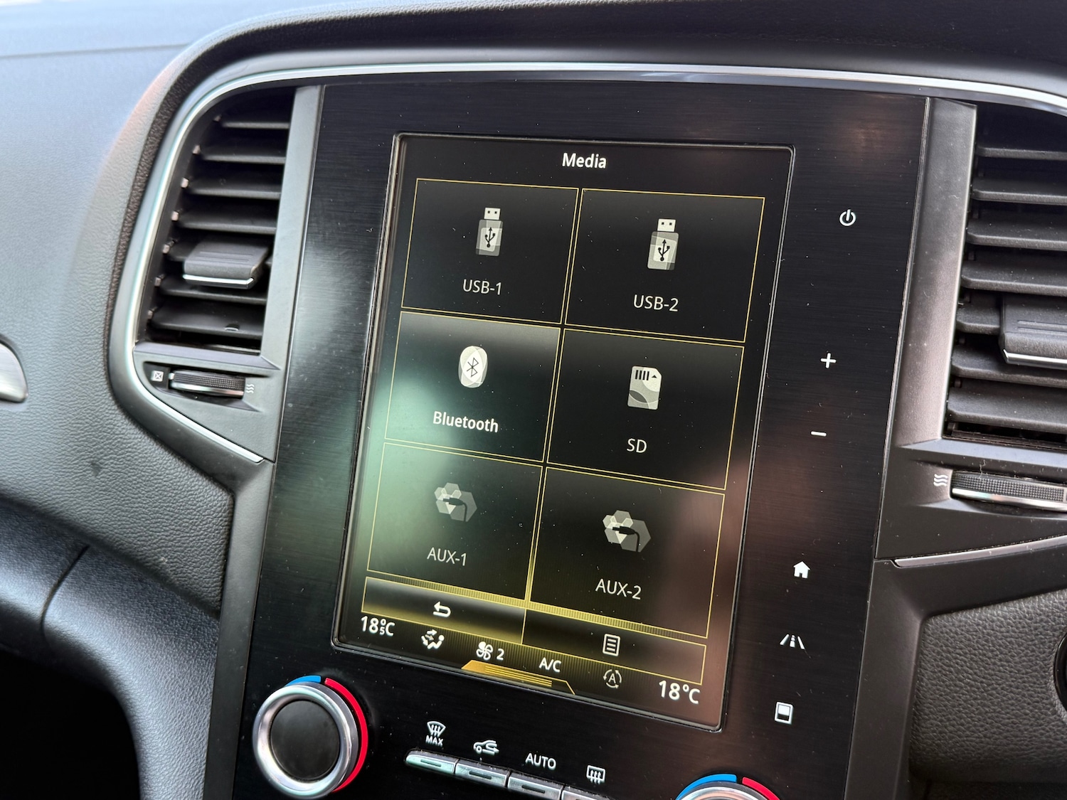 Used Renault Megane 2017 for sale - 77934749: Photo 25