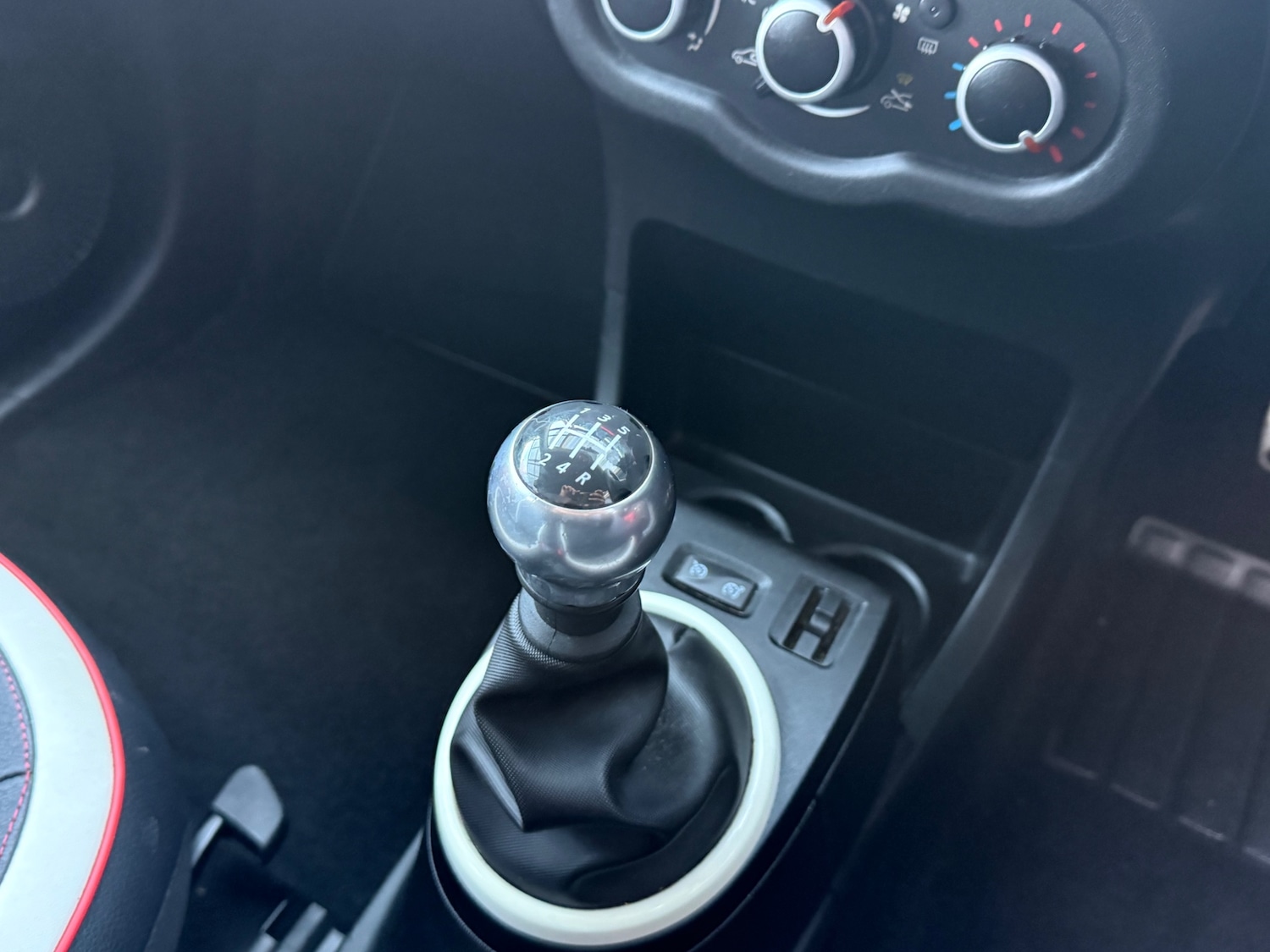 Used Renault Twingo 2015 for sale - 76699134: Photo 25