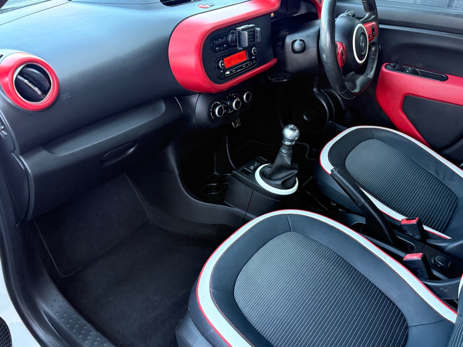 Used Renault Twingo 2015 for sale - 76699134: Photo 31