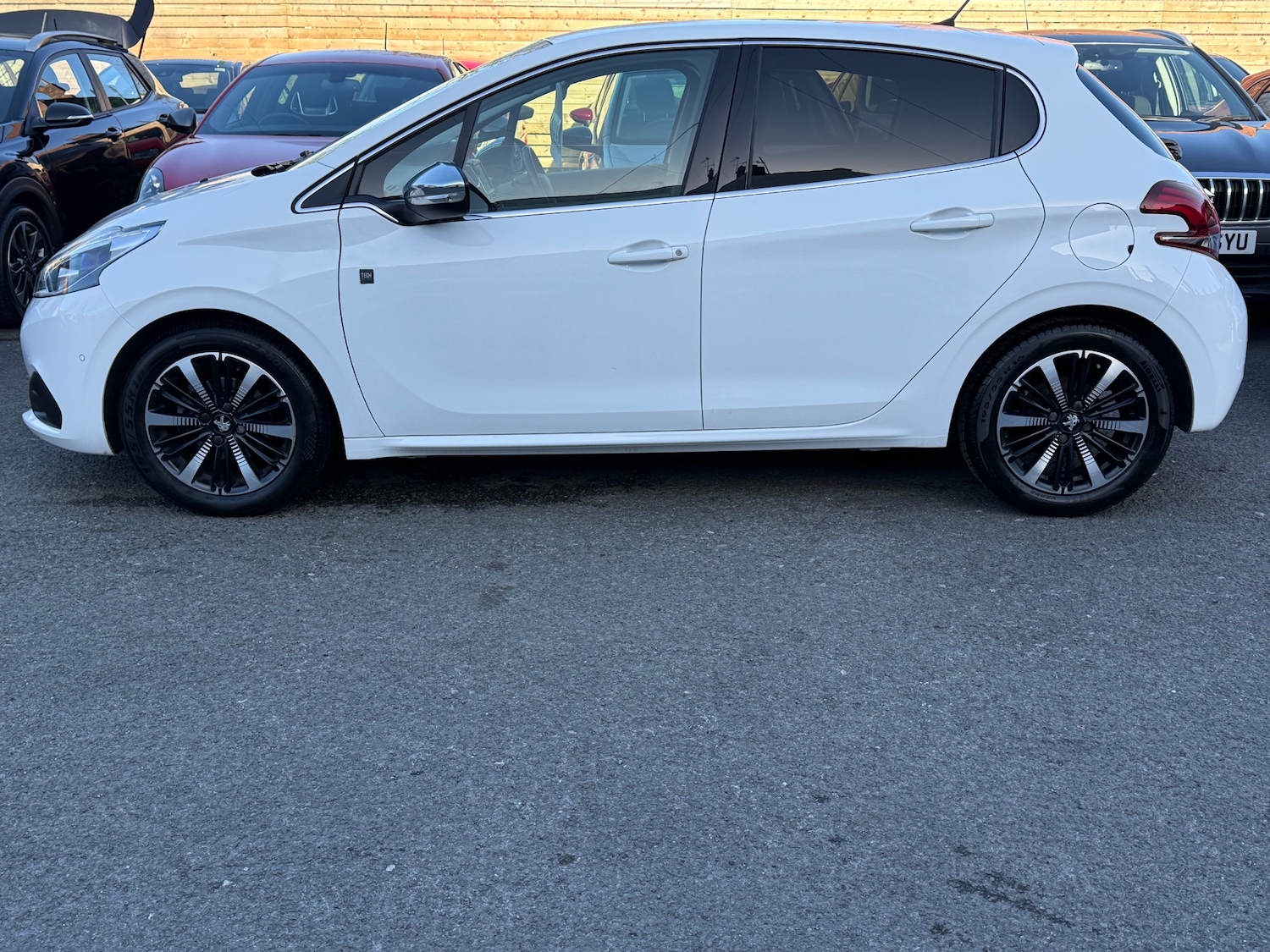 Used Peugeot 208 2018 for sale - 77918795: Photo 16