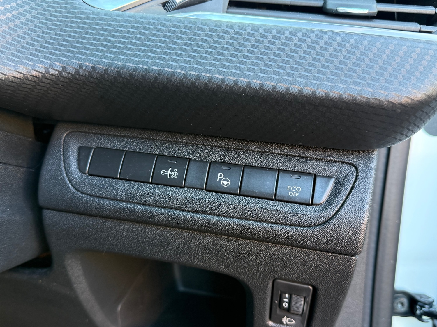 Used Peugeot 208 2018 for sale - 77918795: Photo 22