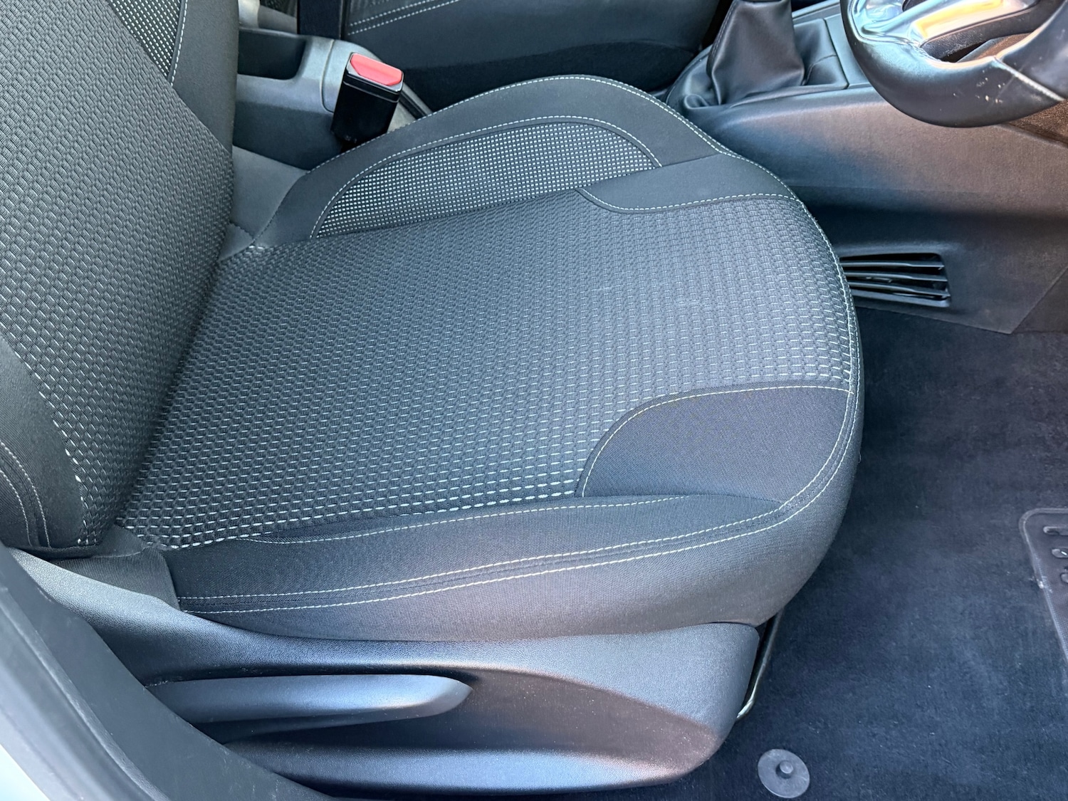 Used Peugeot 208 2018 for sale - 77918795: Photo 31