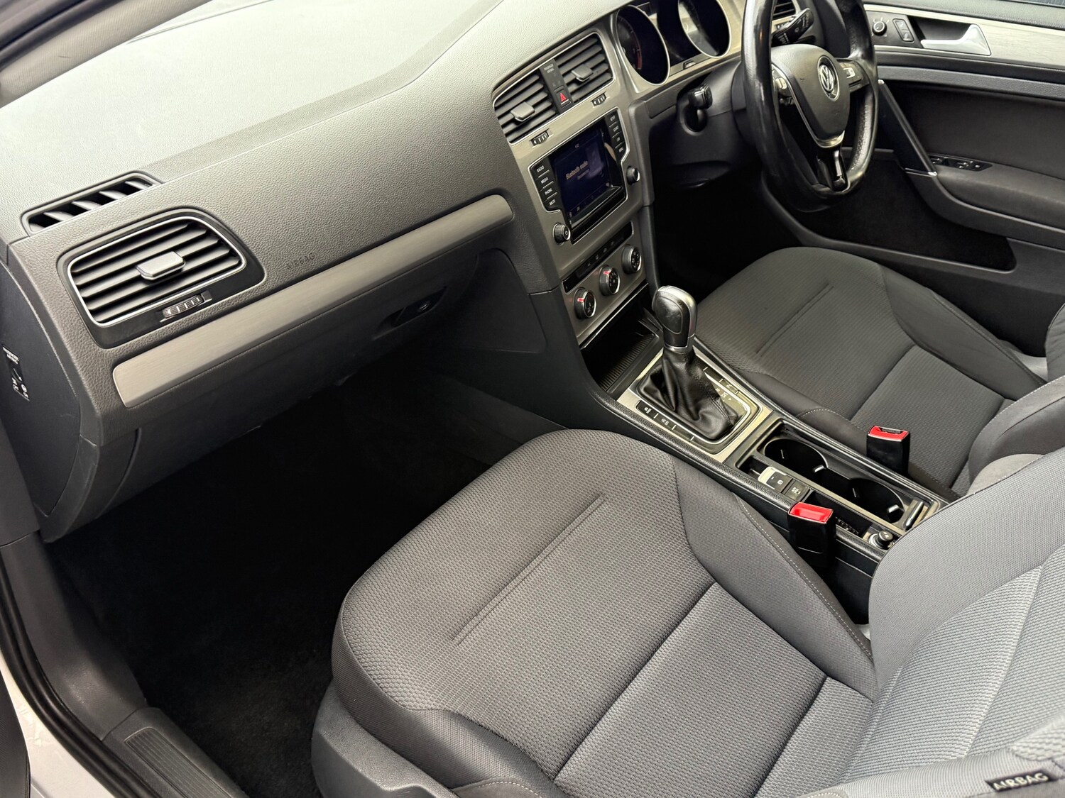 Used Volkswagen Golf 2015 for sale - 76331143: Photo 29