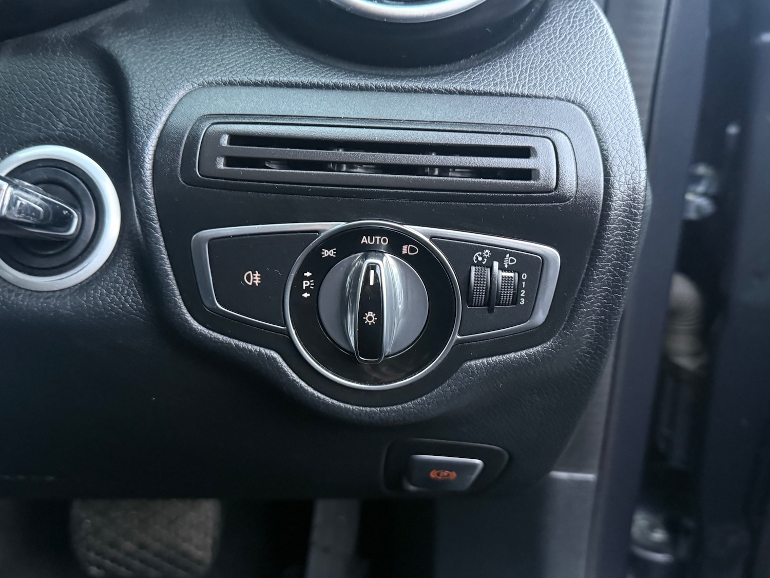 Used Mercedes-Benz C Class 2017 for sale - 76392083: Photo 21