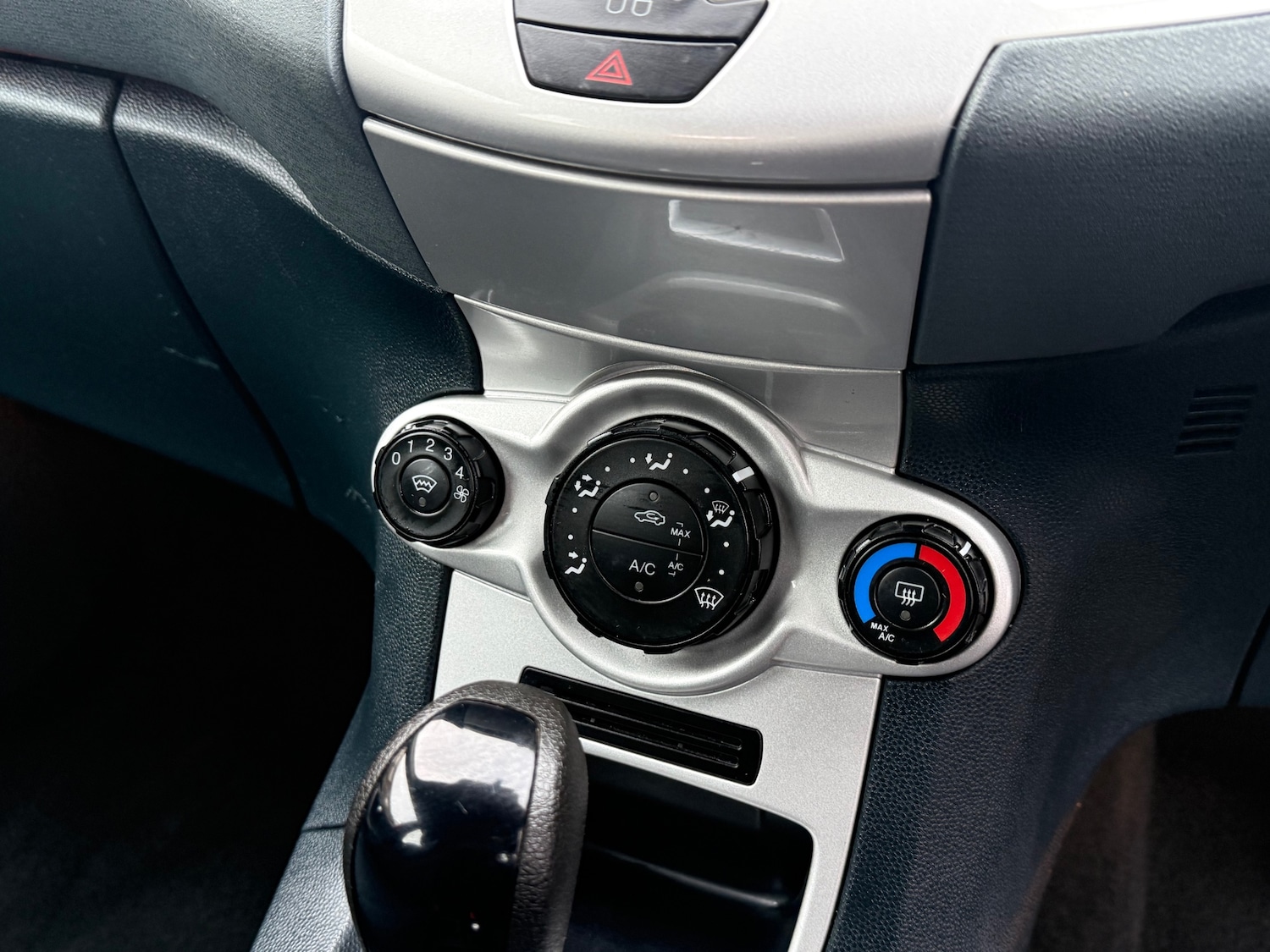 Used Ford Fiesta 2011 for sale - 77432869: Photo 23