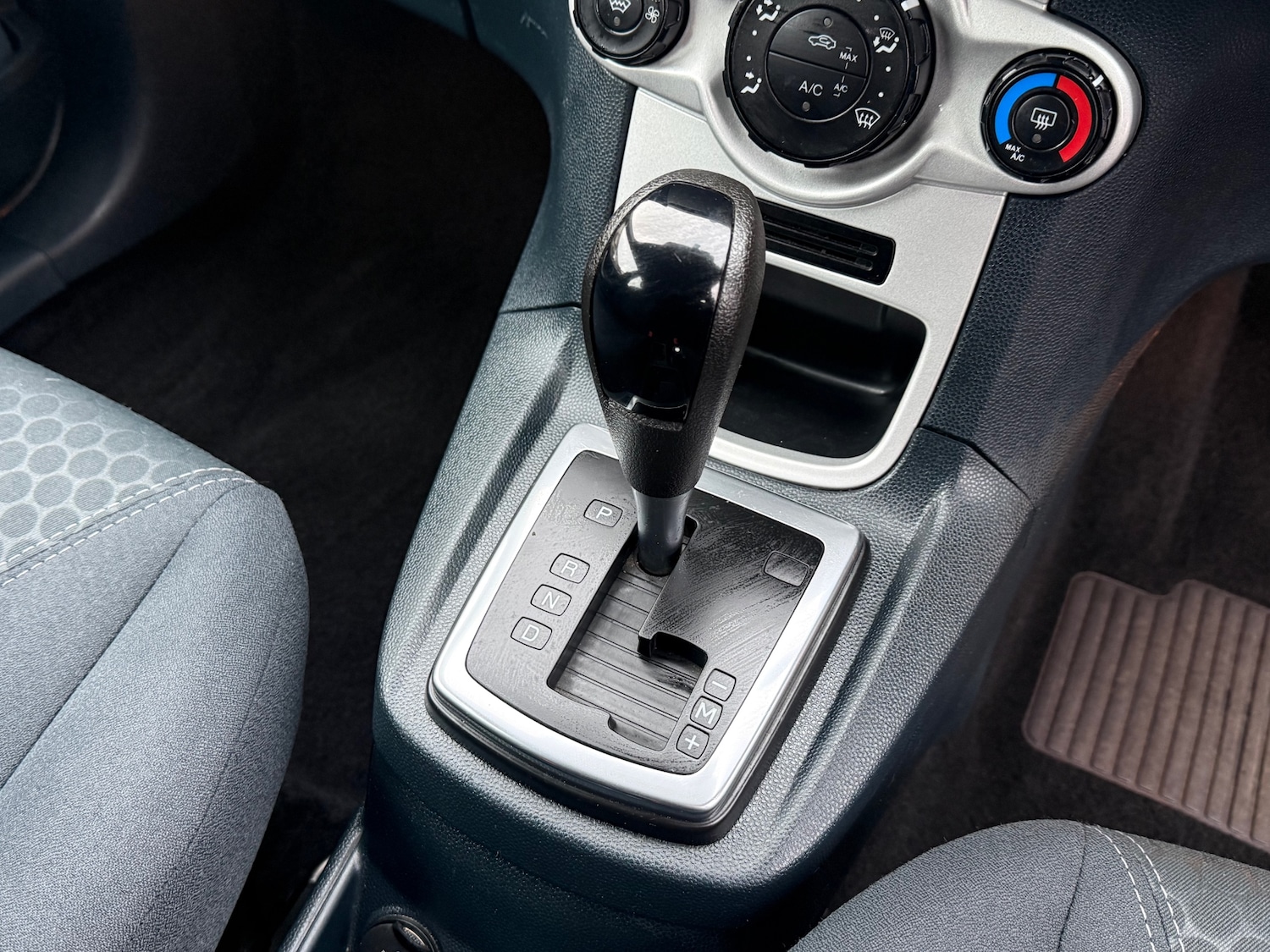 Used Ford Fiesta 2011 for sale - 77432869: Photo 24