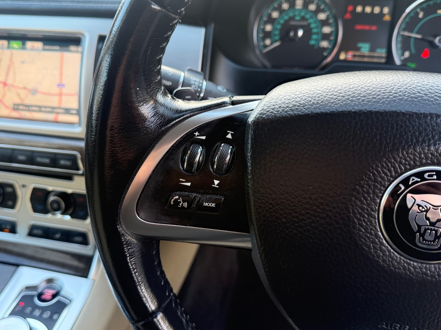 Used Jaguar XF 2015 for sale - 77048228: Photo 19