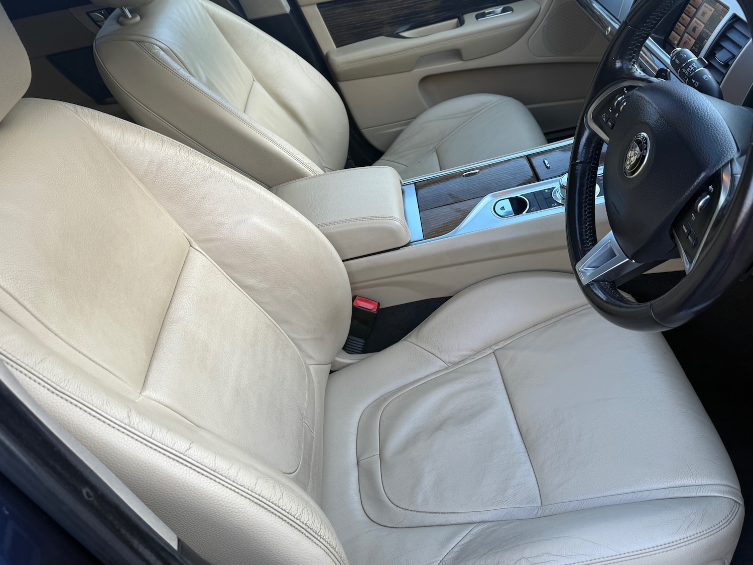 Used Jaguar XF 2015 for sale - 77048228: Photo 33