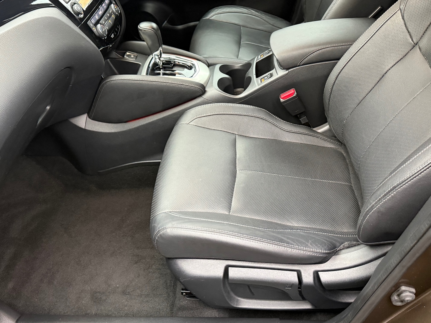 Used Nissan Qashqai 2014 for sale - 77225375: Photo 32