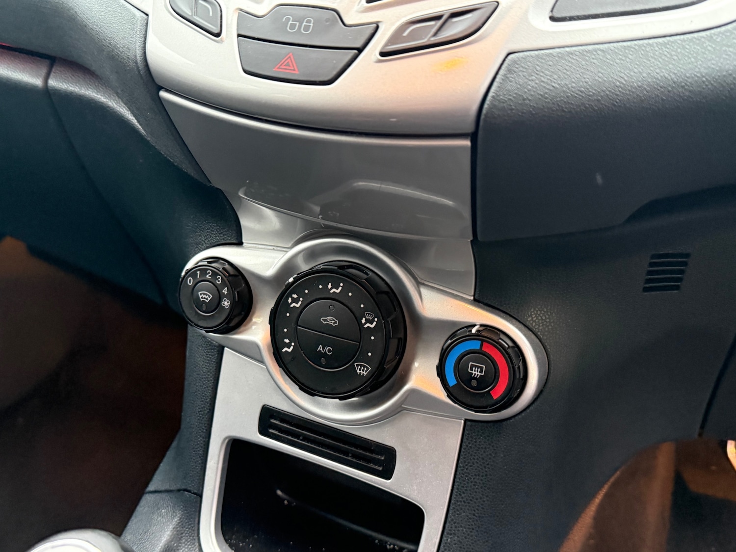 Used Ford Fiesta 2009 for sale - 76197960: Photo 21