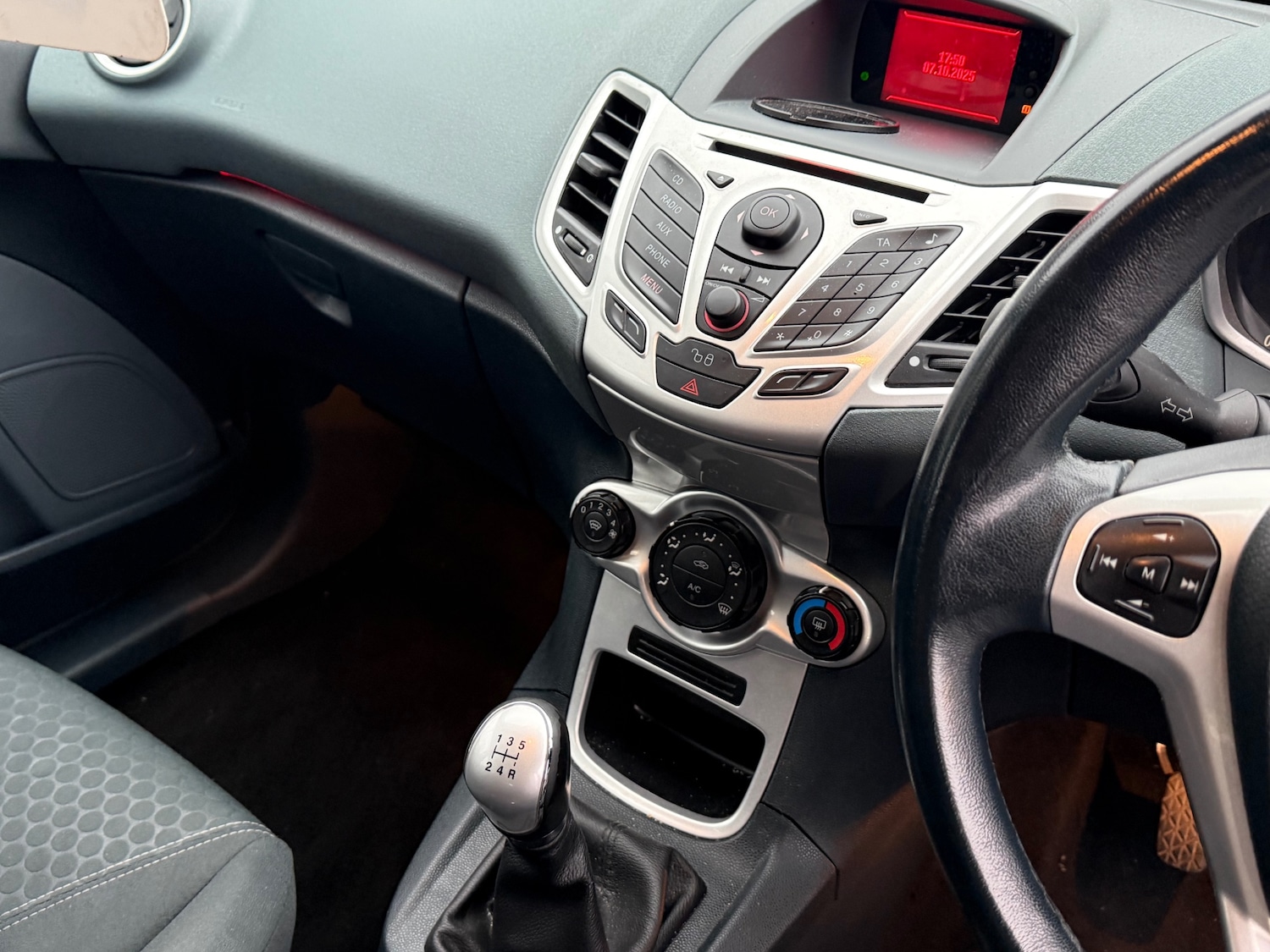 Used Ford Fiesta 2009 for sale - 76197960: Photo 6