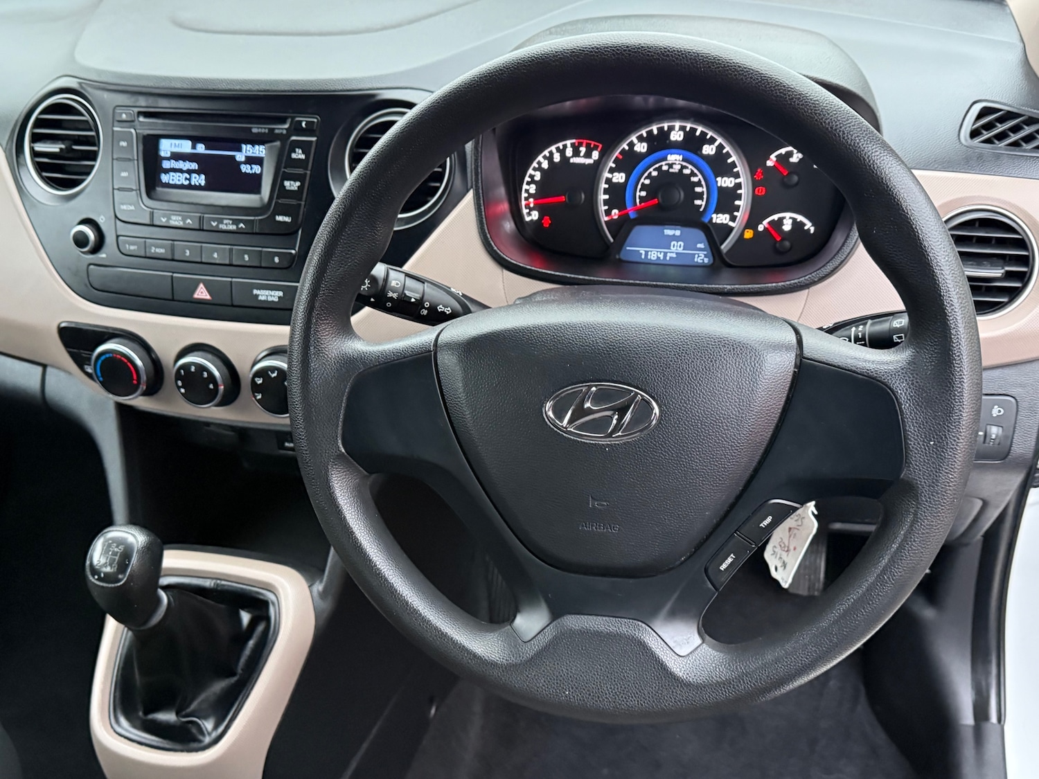 Used Hyundai i10 2015 for sale - 76545517: Photo 17