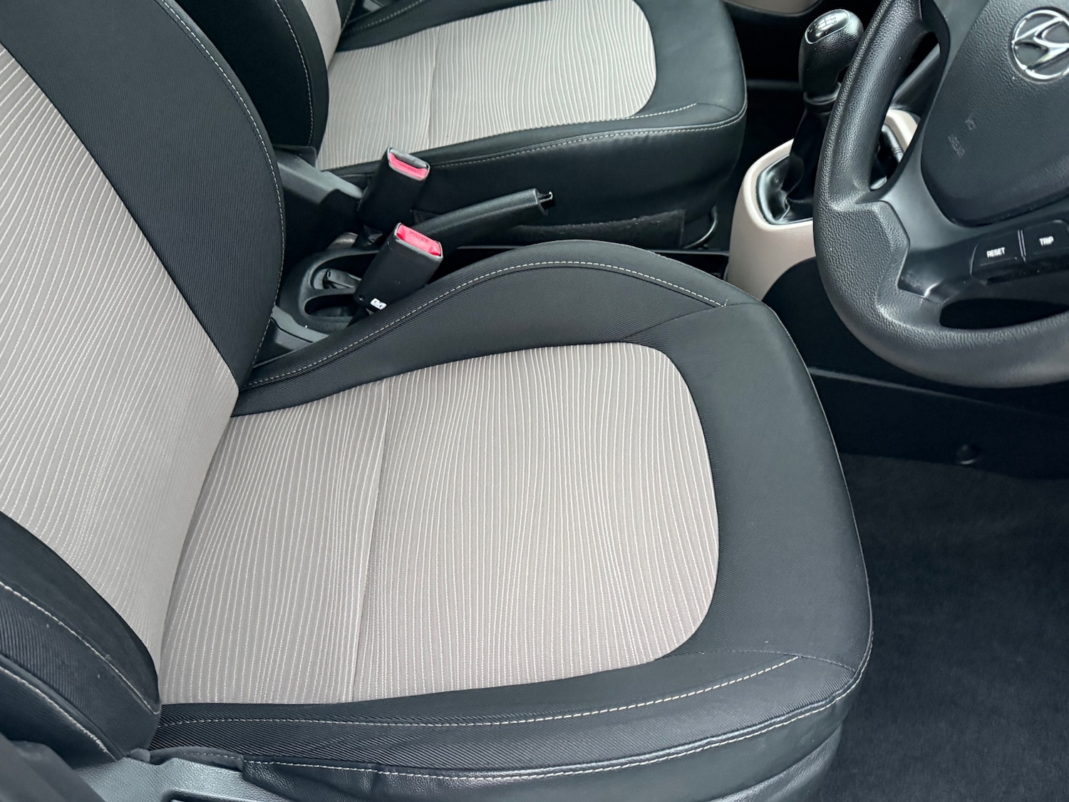 Used Hyundai i10 2015 for sale - 76545517: Photo 26