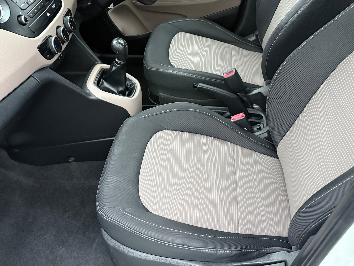 Used Hyundai i10 2015 for sale - 76545517: Photo 27