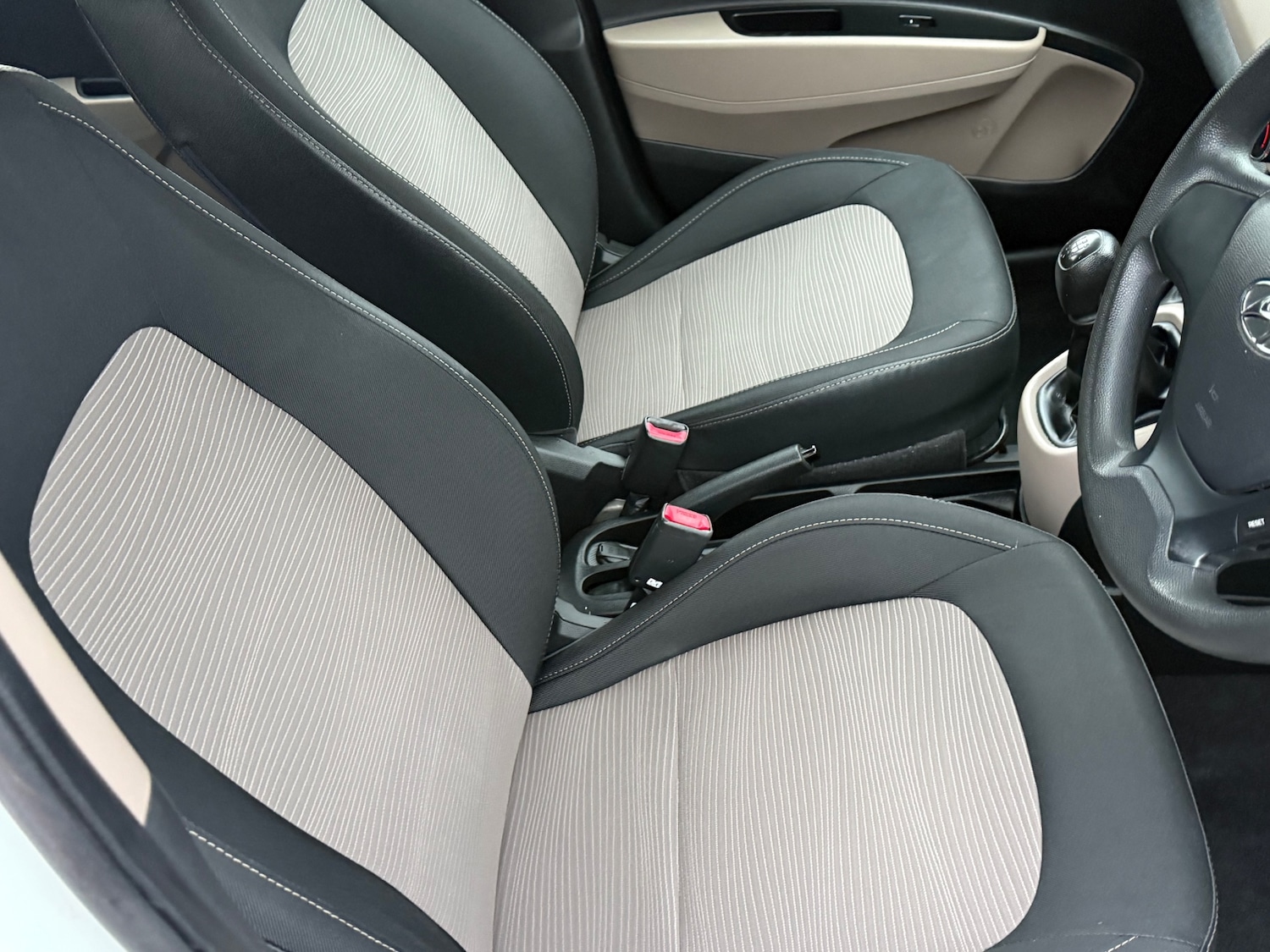 Used Hyundai i10 2015 for sale - 76545517: Photo 29