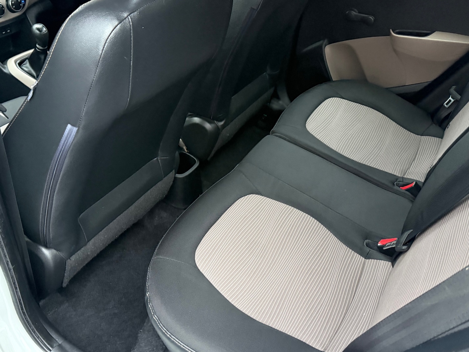 Used Hyundai i10 2015 for sale - 76545517: Photo 31