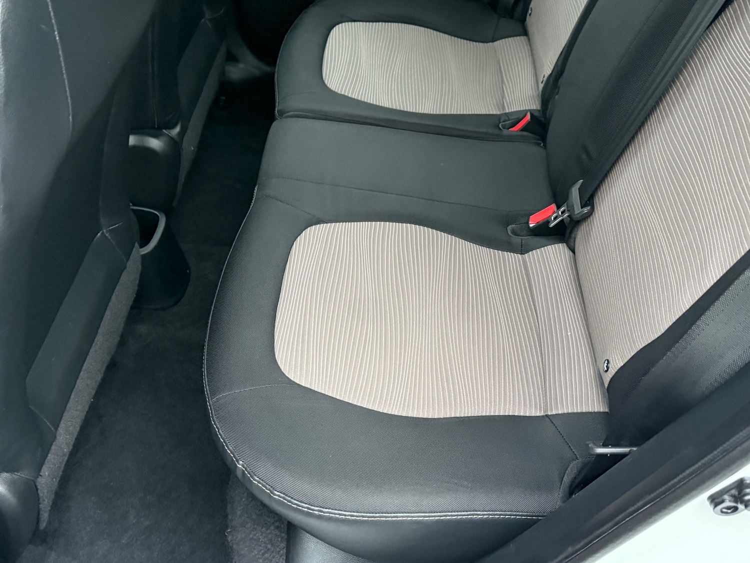 Used Hyundai i10 2015 for sale - 76545517: Photo 33