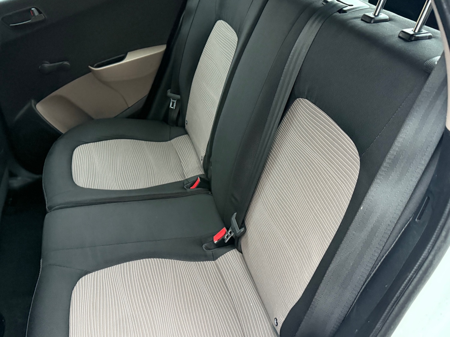 Used Hyundai i10 2015 for sale - 76545517: Photo 35