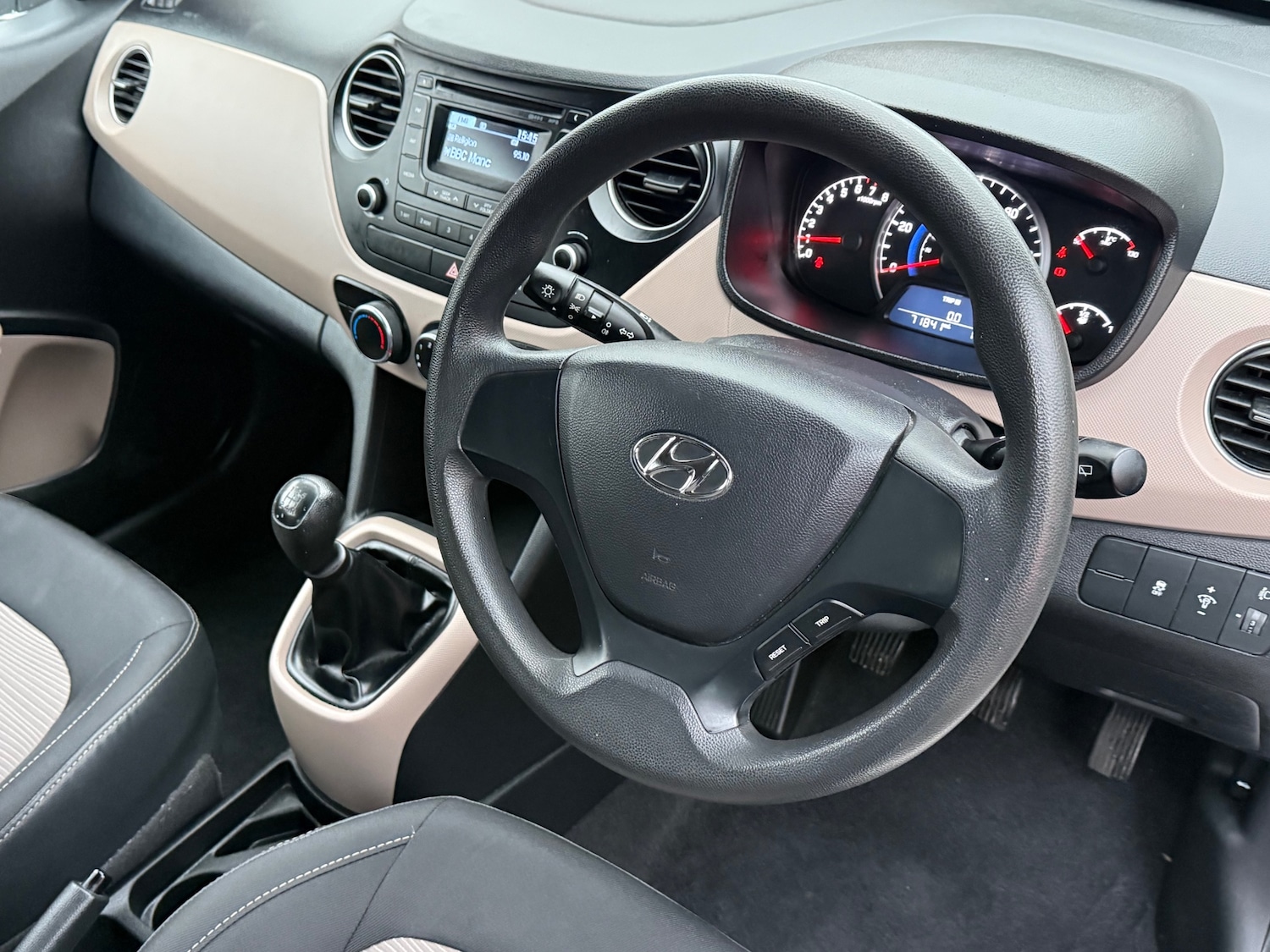 Used Hyundai i10 2015 for sale - 76545517: Photo 5