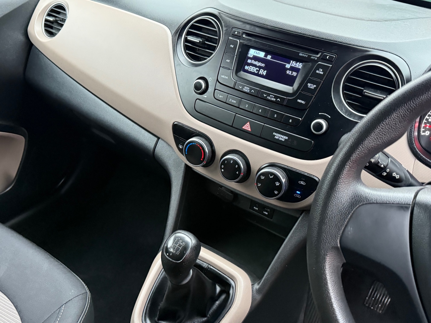 Used Hyundai i10 2015 for sale - 76545517: Photo 6