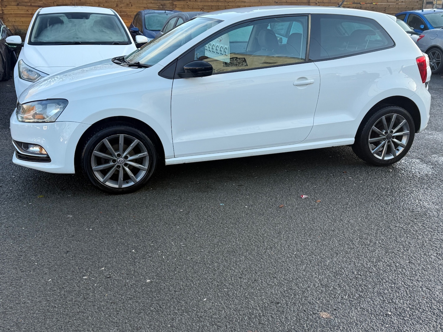 Used Volkswagen Polo 2015 for sale - 76780411: Photo 10