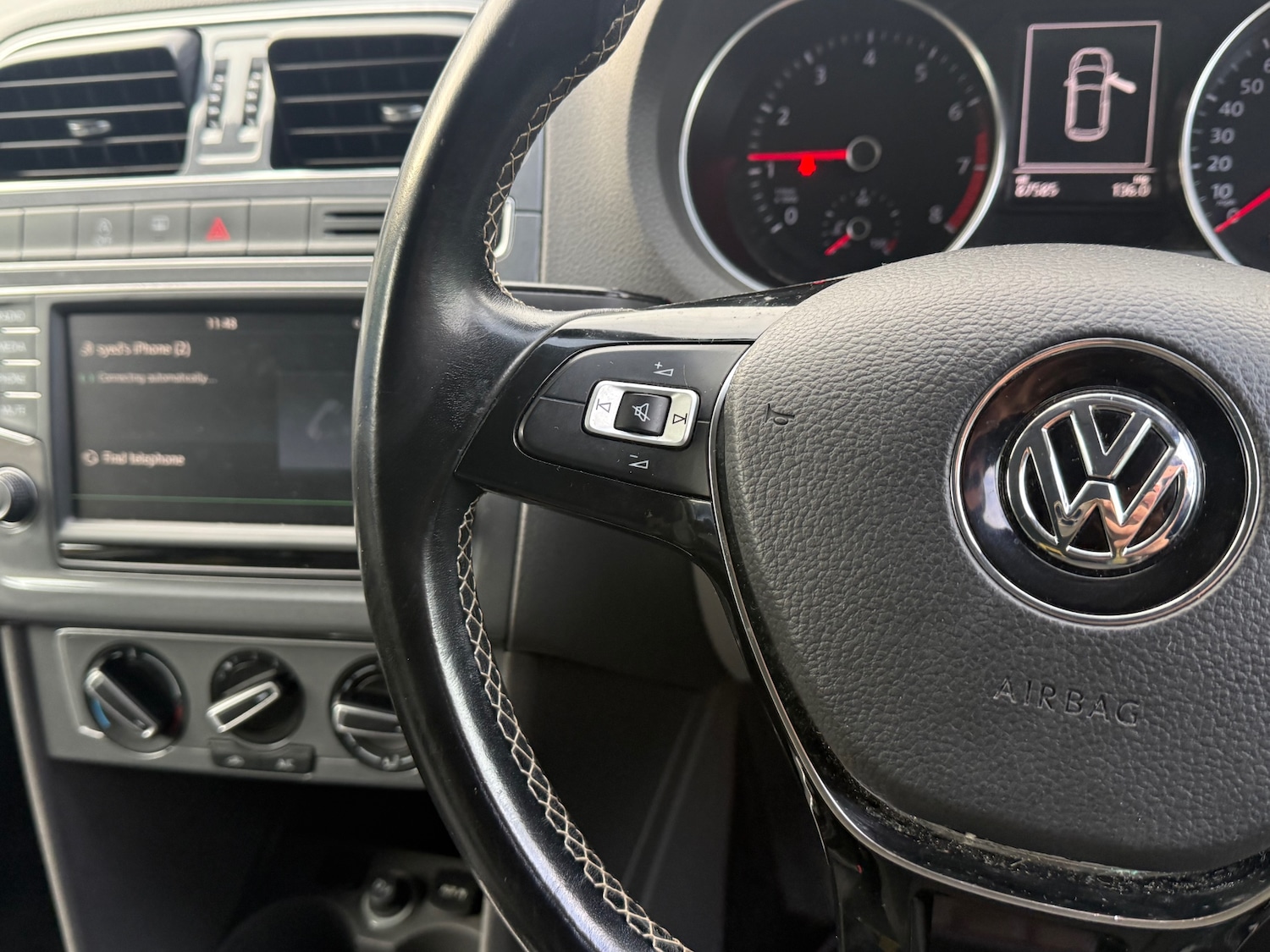 Used Volkswagen Polo 2015 for sale - 76780411: Photo 16