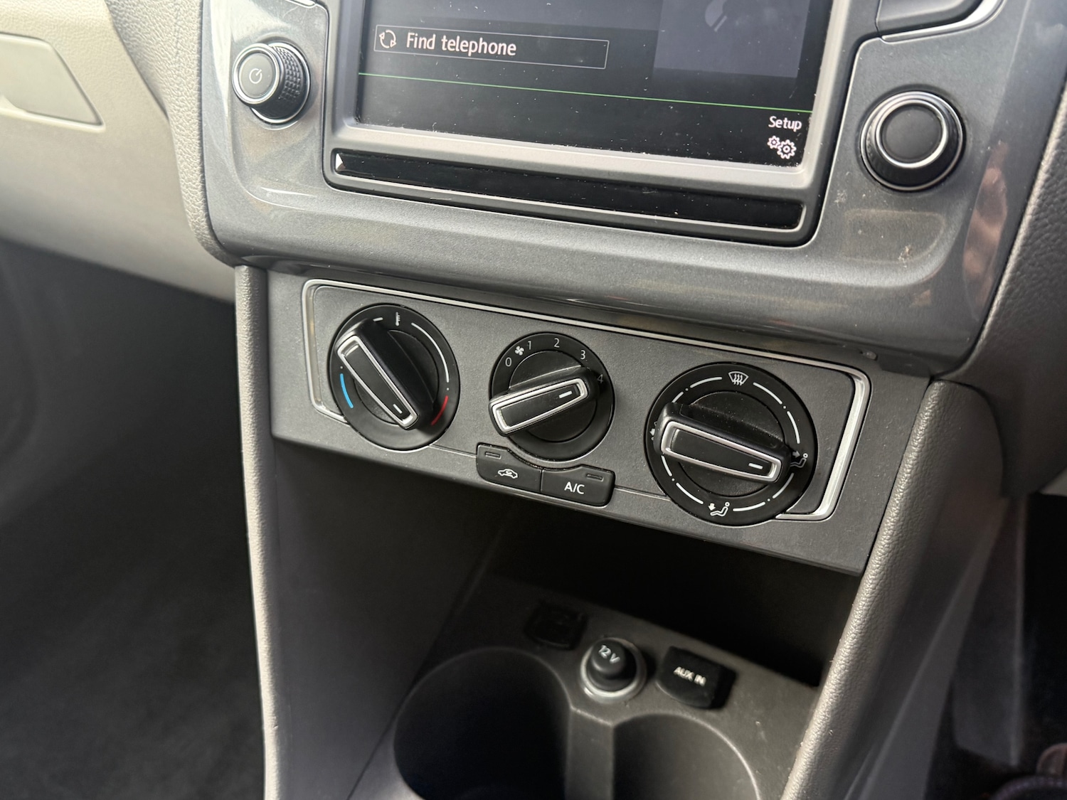 Used Volkswagen Polo 2015 for sale - 76780411: Photo 22