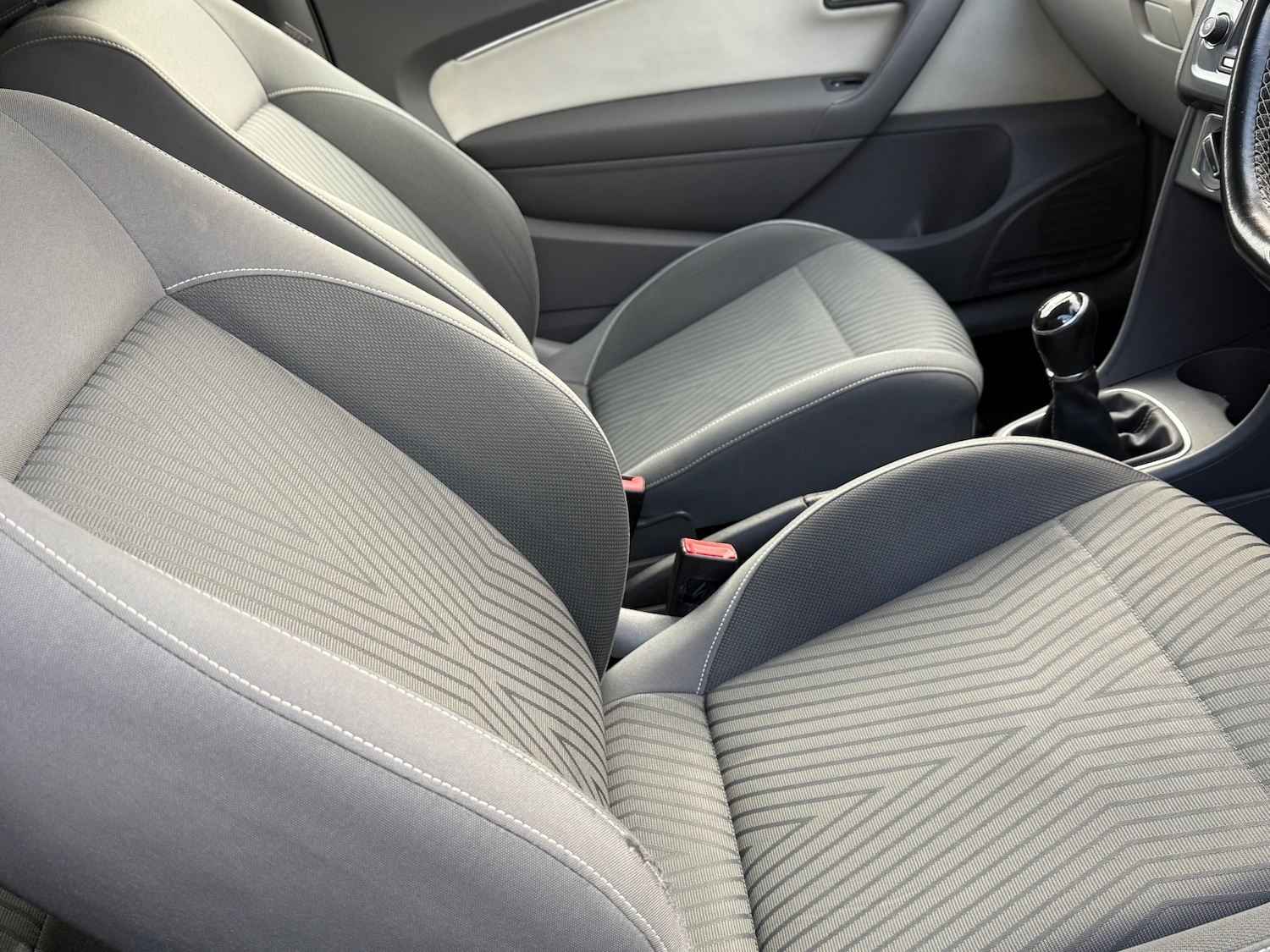 Used Volkswagen Polo 2015 for sale - 76780411: Photo 27