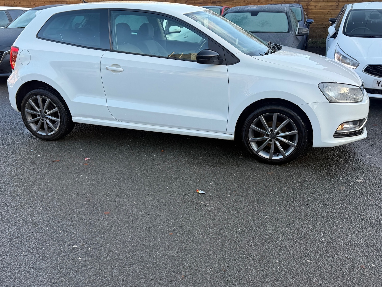 Used Volkswagen Polo 2015 for sale - 76780411: Photo 9