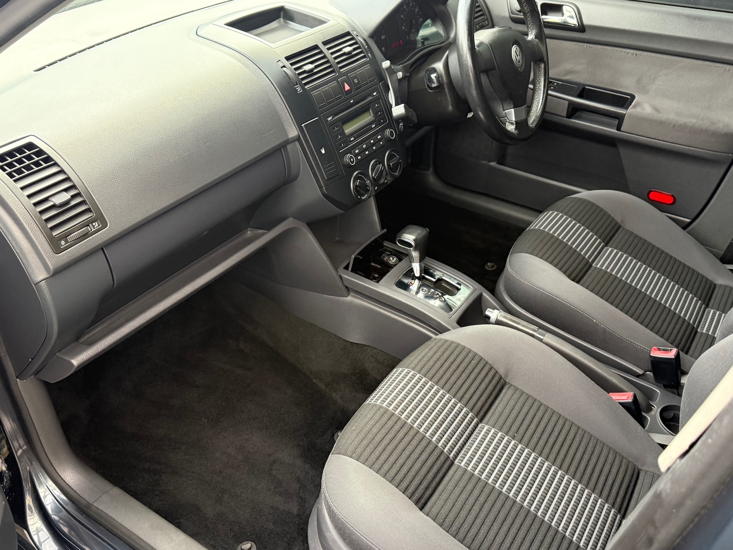 Used Volkswagen Polo 2009 for sale - 76355358: Photo 7