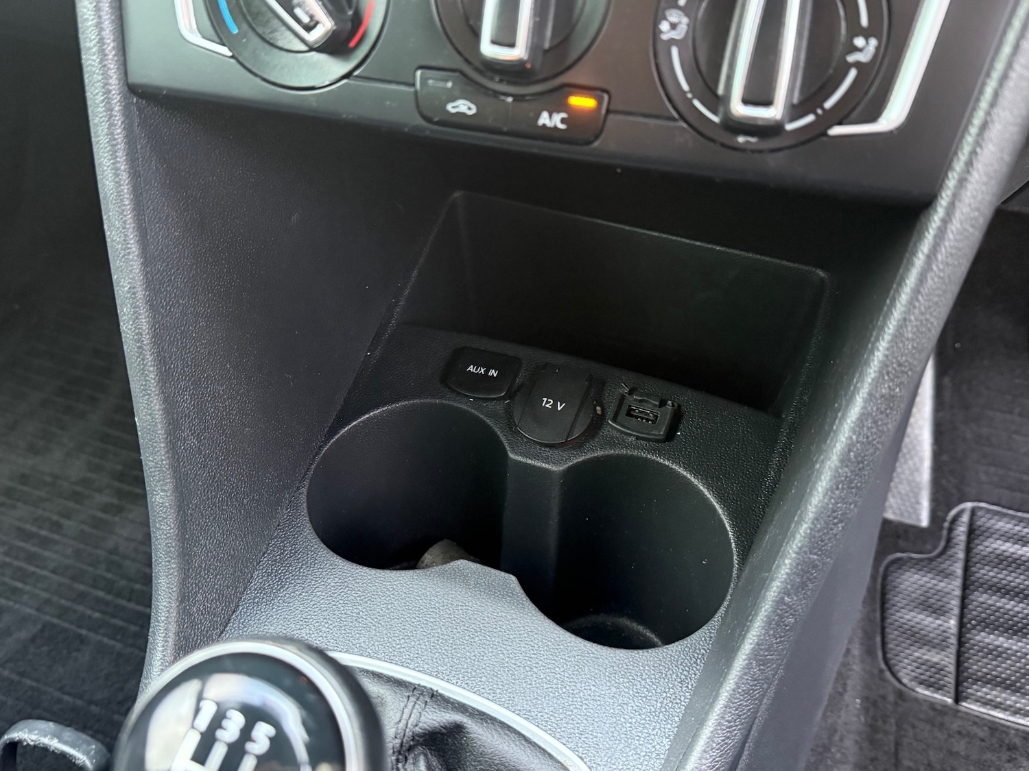 Used Volkswagen Polo 2016 for sale - 76736502: Photo 28