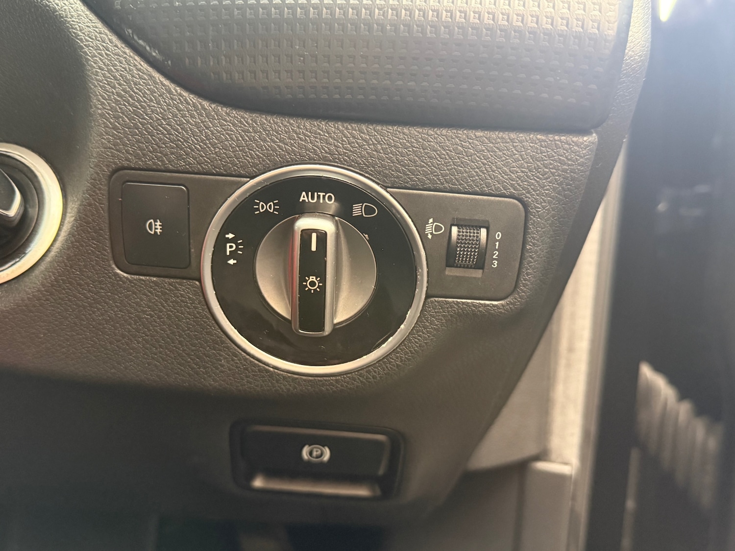 Used Mercedes-Benz A-Class 2014 for sale - 76492036: Photo 22