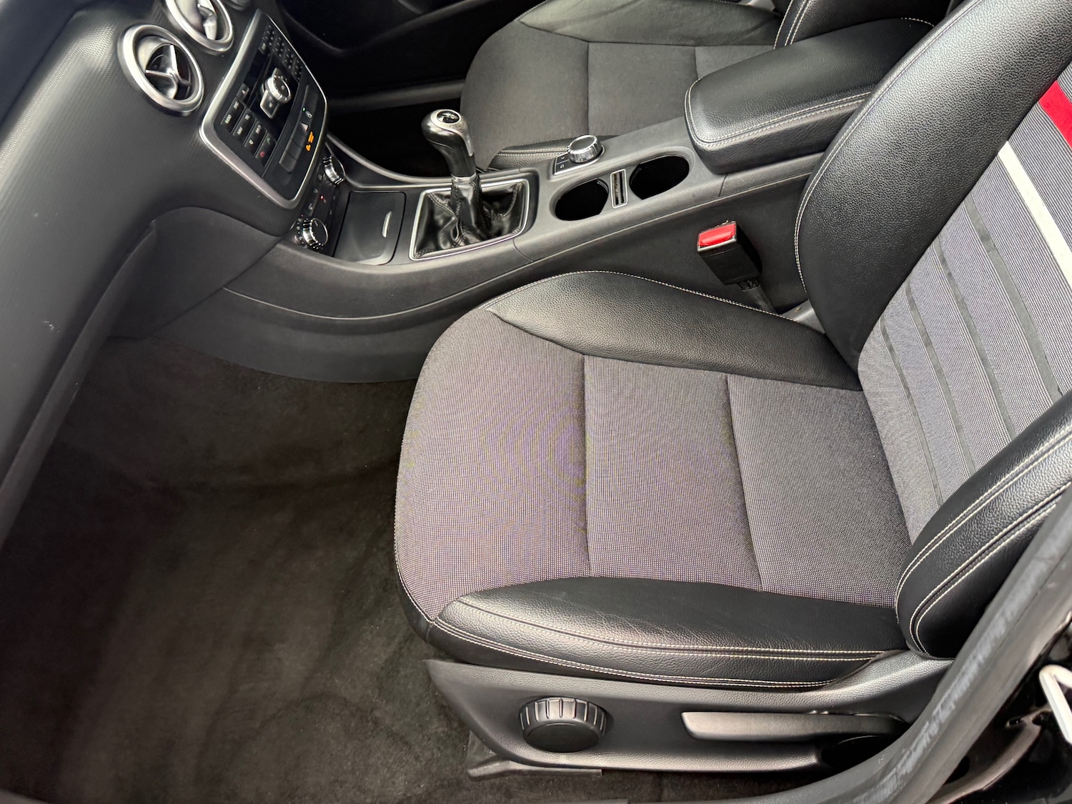 Used Mercedes-Benz A-Class 2014 for sale - 76492036: Photo 30