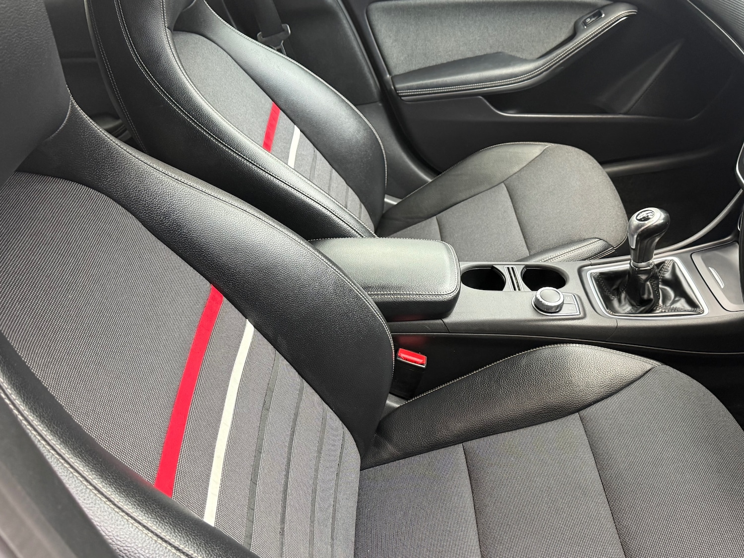 Used Mercedes-Benz A-Class 2014 for sale - 76492036: Photo 32