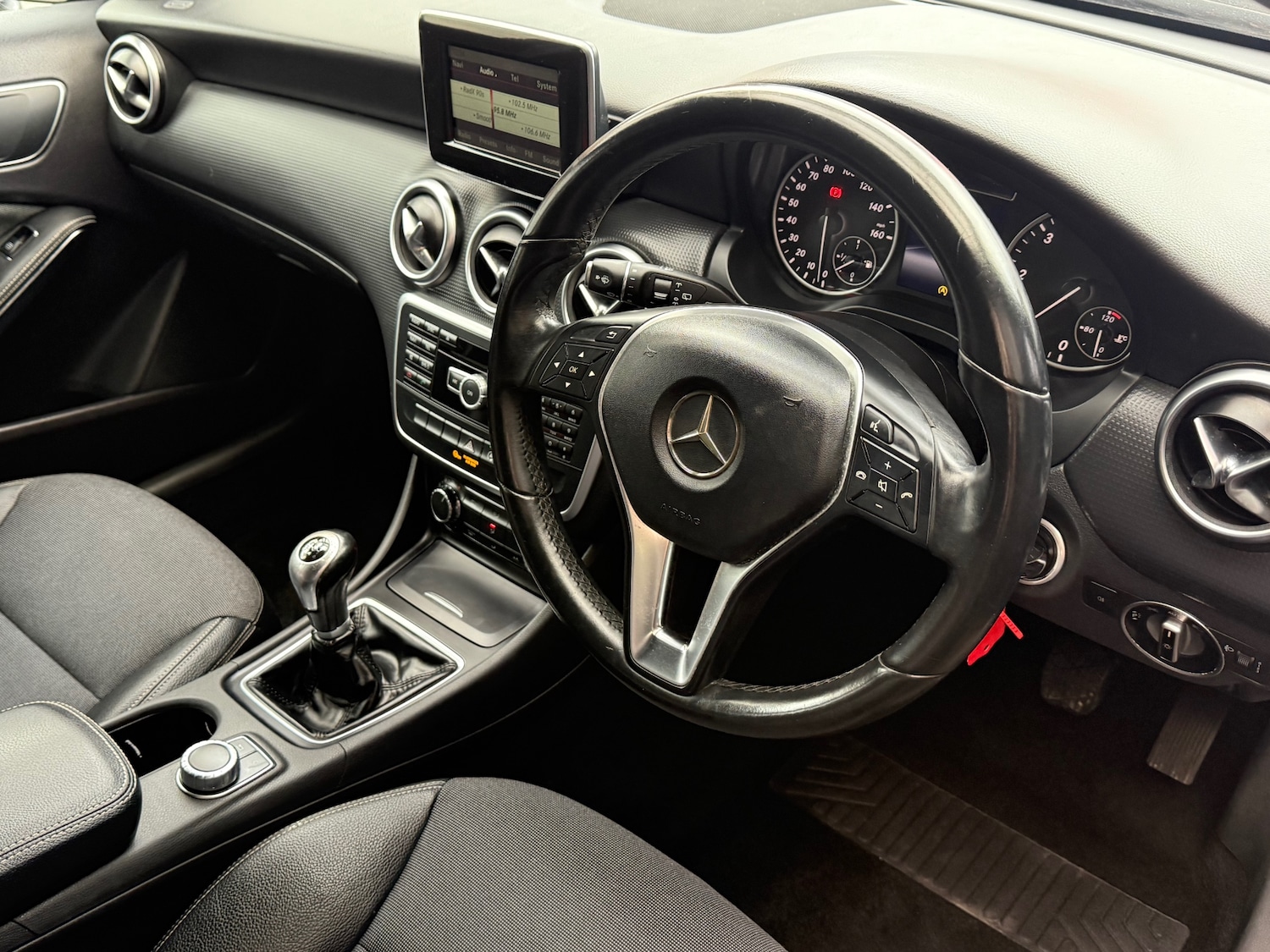Used Mercedes-Benz A-Class 2014 for sale - 76492036: Photo 5