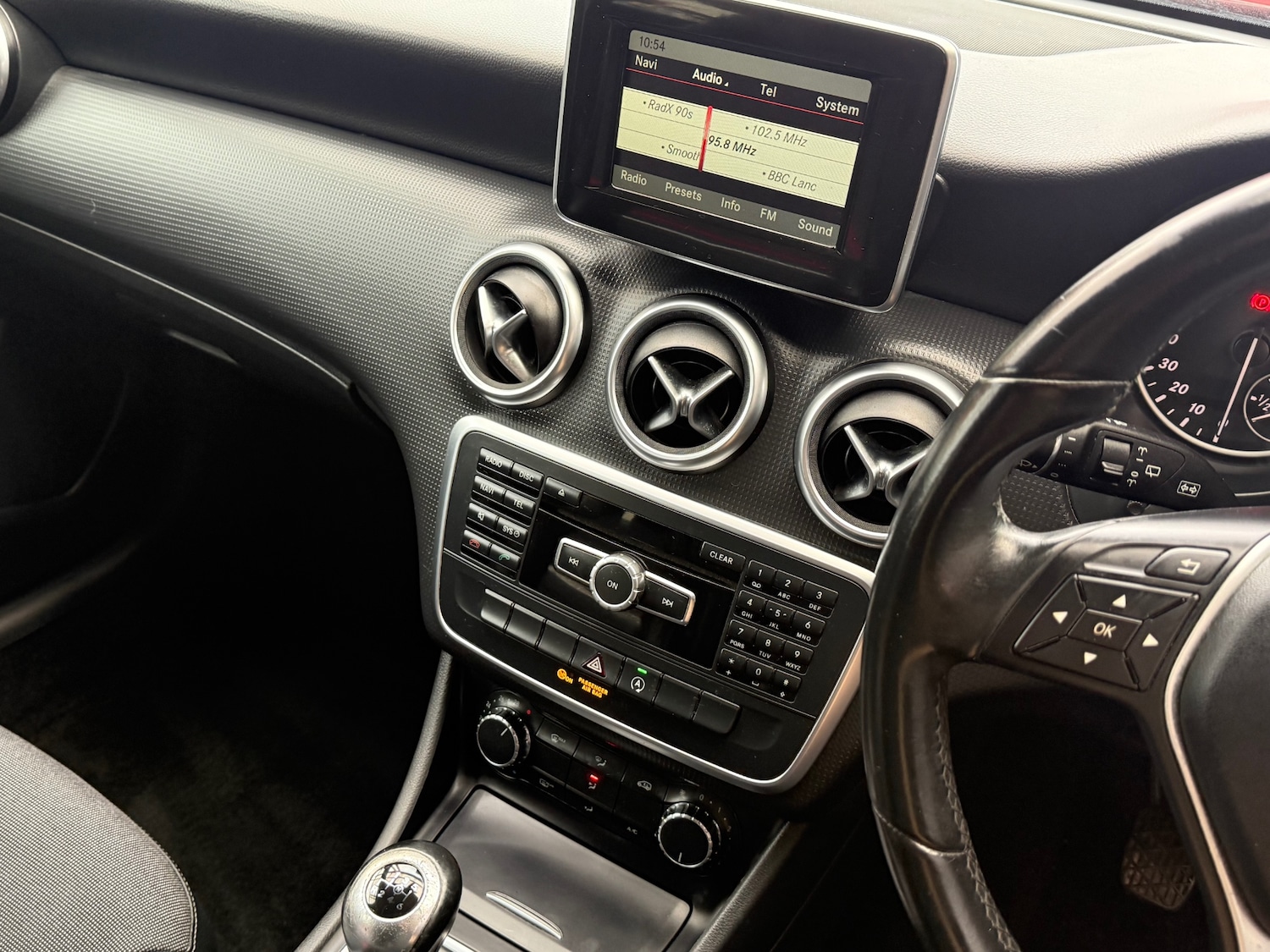 Used Mercedes-Benz A-Class 2014 for sale - 76492036: Photo 6