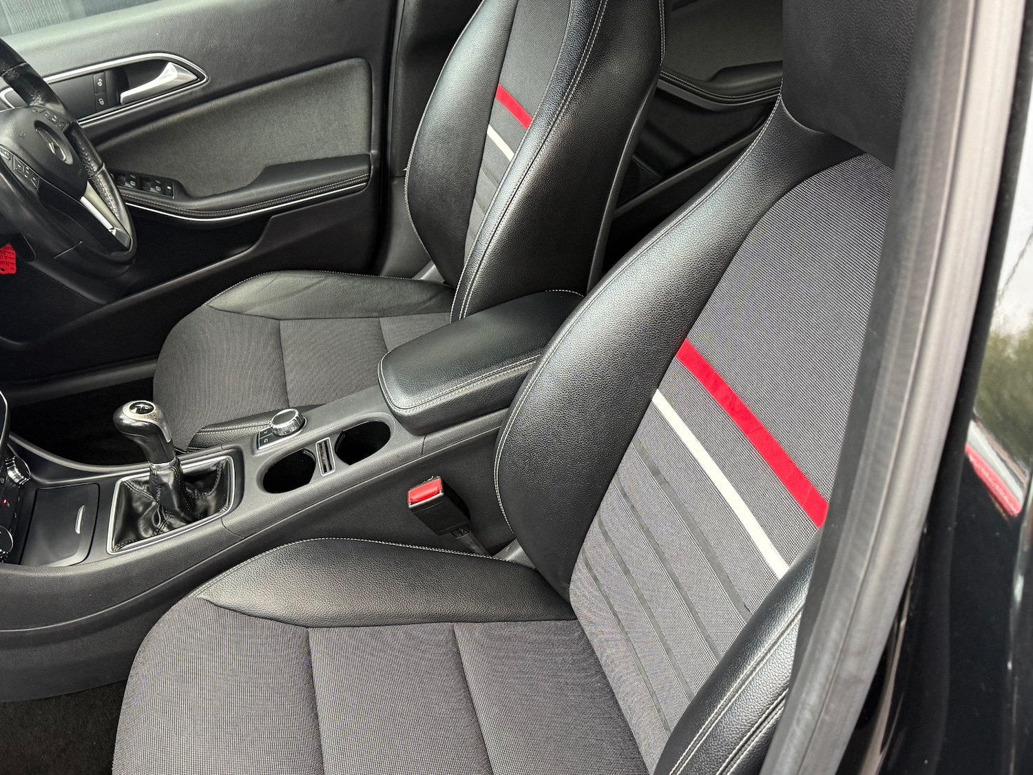 Used Mercedes-Benz A-Class 2014 for sale - 76492036: Photo 7