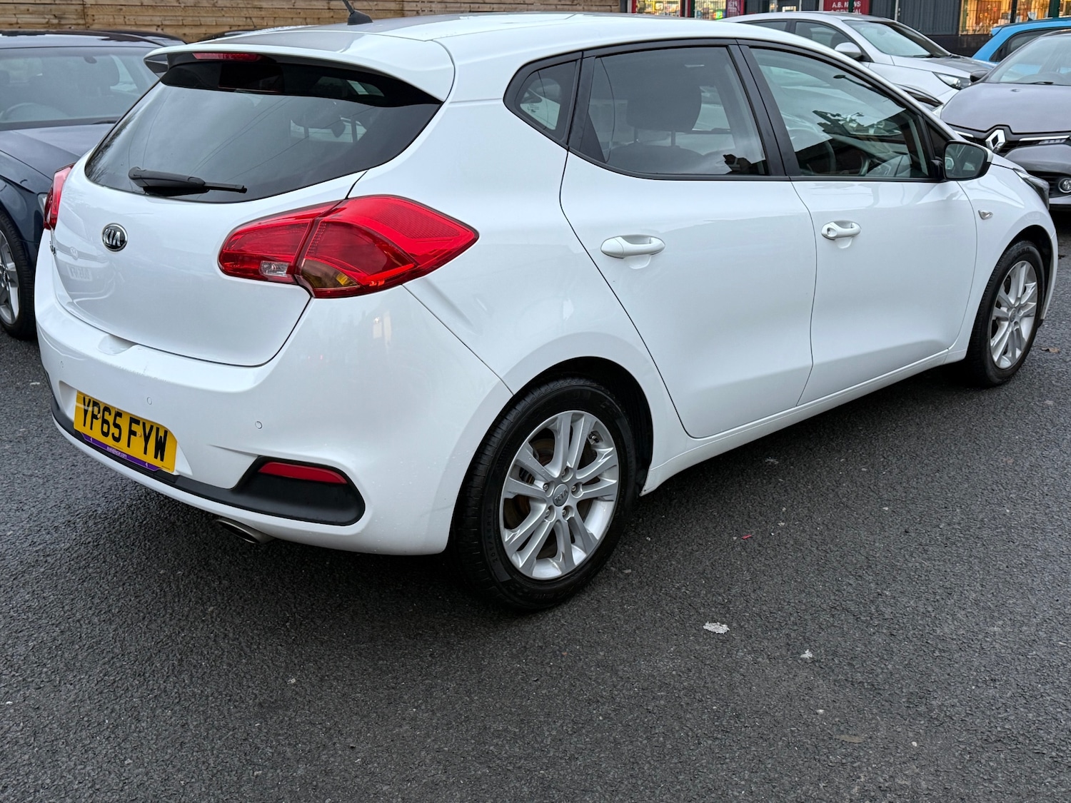 Used Kia Ceed 2015 for sale - 76468820: Photo 11