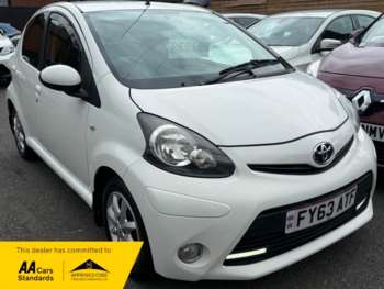 2013 (63) - 1.0 VVT-i Mode 5dr