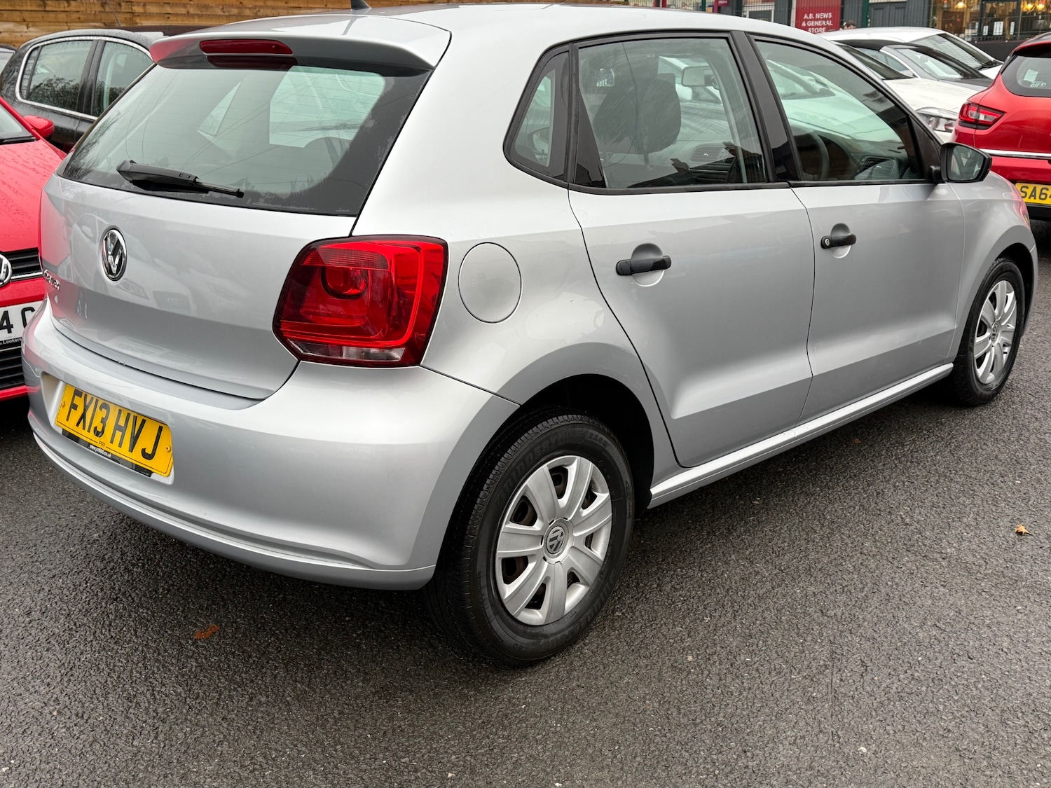 Used Volkswagen Polo 2013 for sale - 76664661: Photo 11