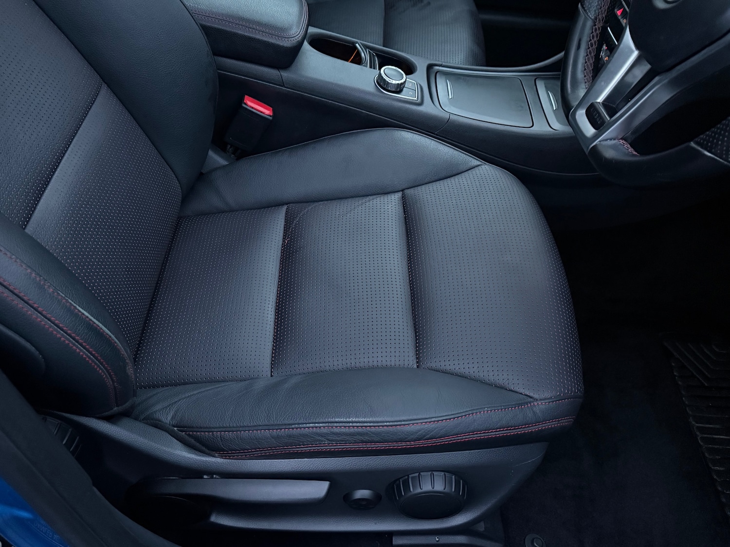 Used Mercedes-Benz A-Class 2013 for sale - 76908286: Photo 31