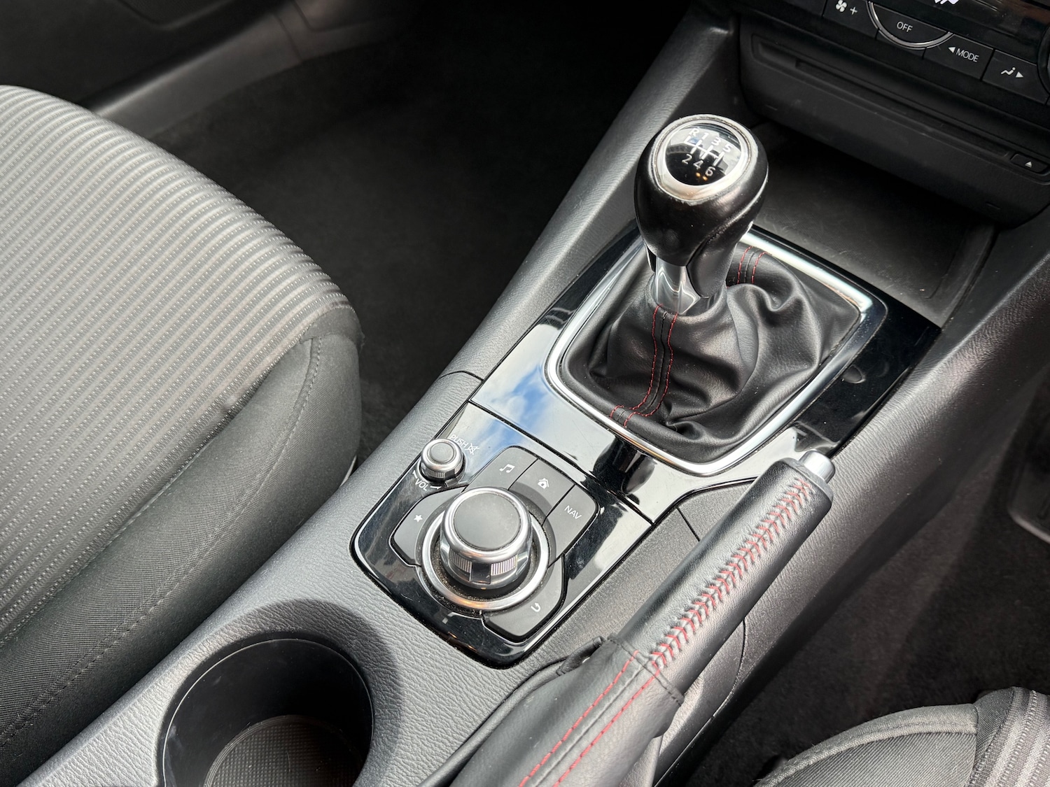 Used Mazda Mazda3 2014 for sale - 76209549: Photo 28