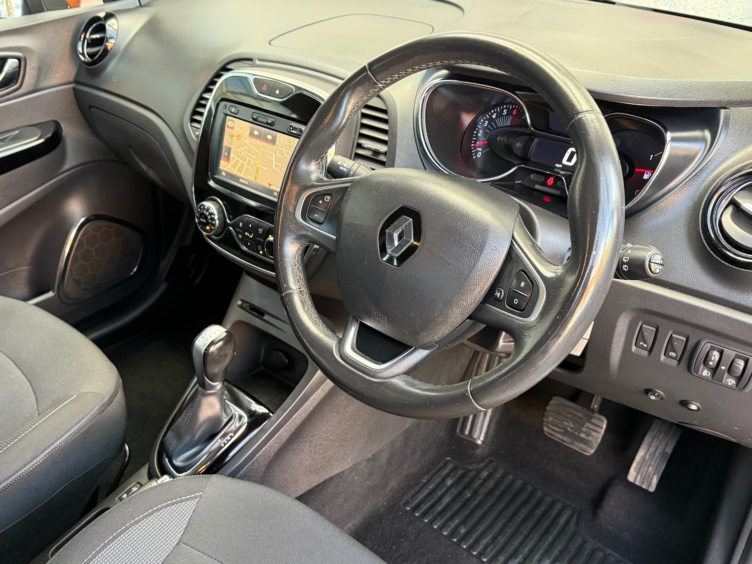 Used Renault Captur 2016 for sale - 77199223: Photo 5